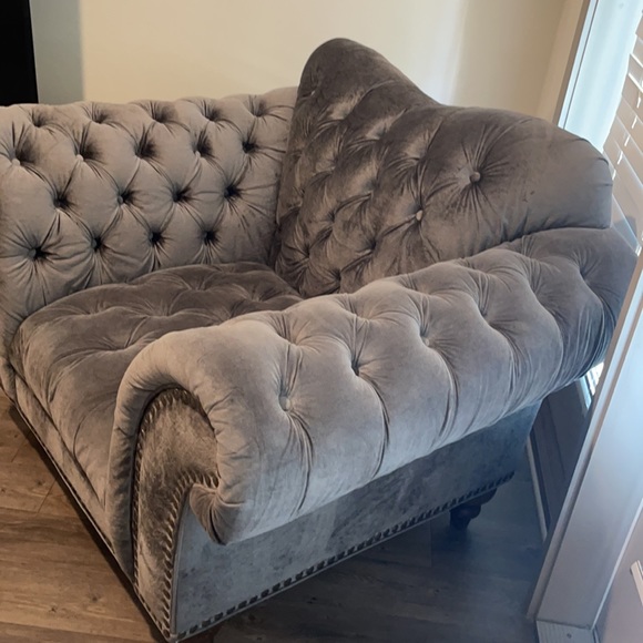 Brittany loveseat - Picture 3 of 3